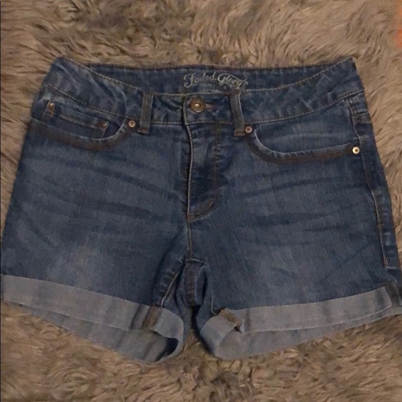 denim shorts - Picture 2 of 6